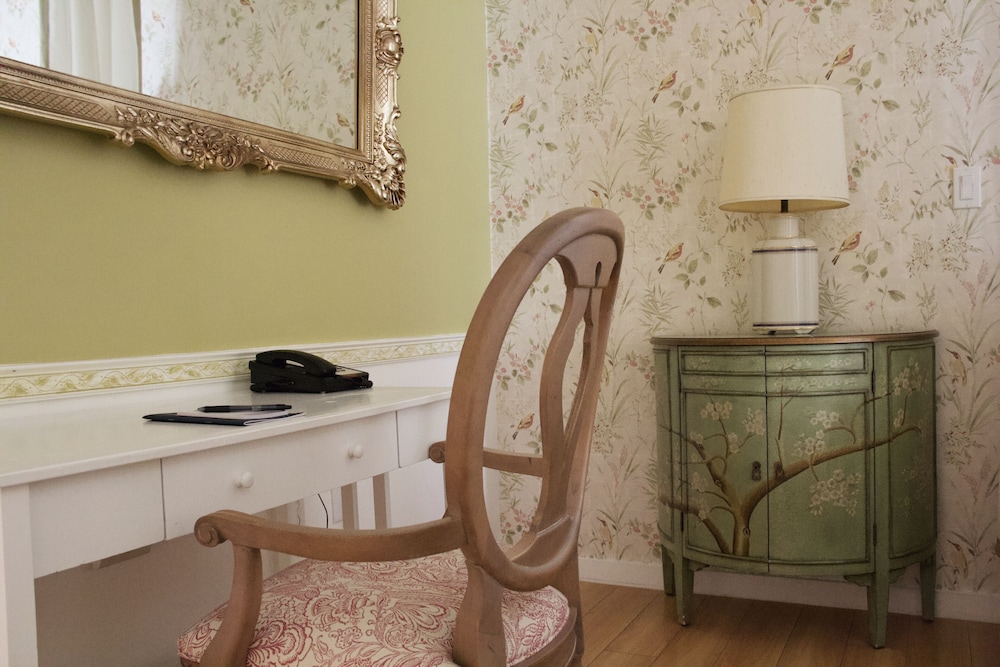 The Litchfield Inn - photo 42