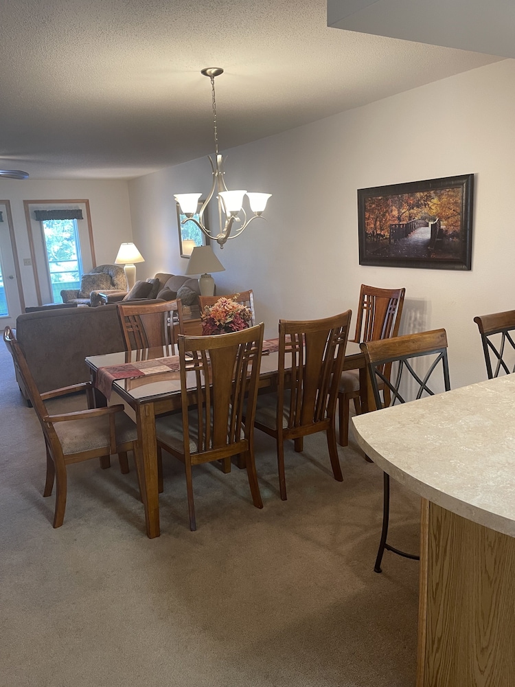 Condos at 530 E. Hiawatha — 4-Star Luxury Hotel in Wisconsin Dells, United States