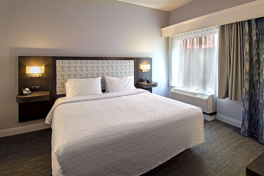 Hampton Inn & Suites Fairfield - photo 10
