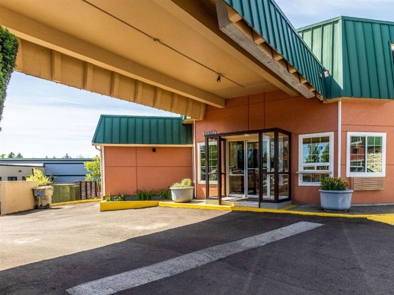 Rodeway Inn & Suites Portland West Beaverton - photo 4