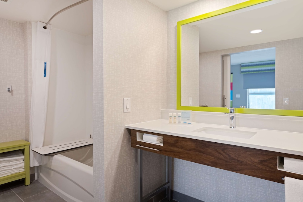 Hampton Inn & Suites Fort Myers Beach Sanibel Gateway - photo 24