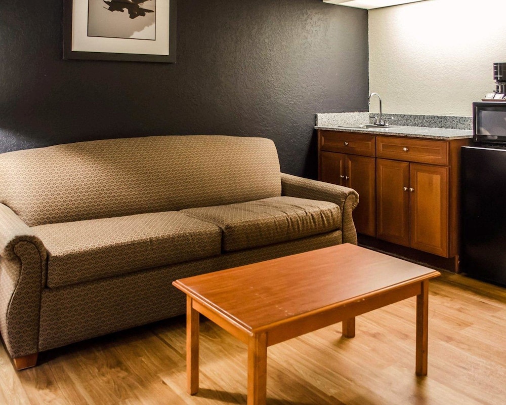 Days Inn by Wyndham Eglin AFB - photo 19
