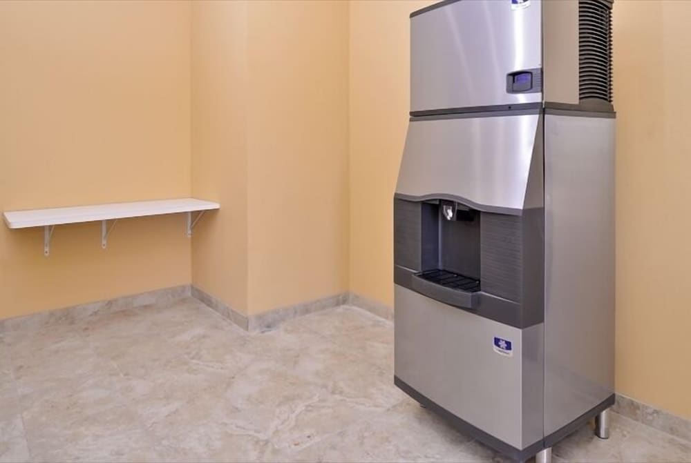 La Bonita Inn & Suites - photo 37