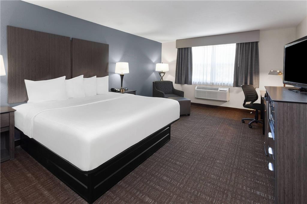 Baymont by Wyndham Chester IL - photo 17
