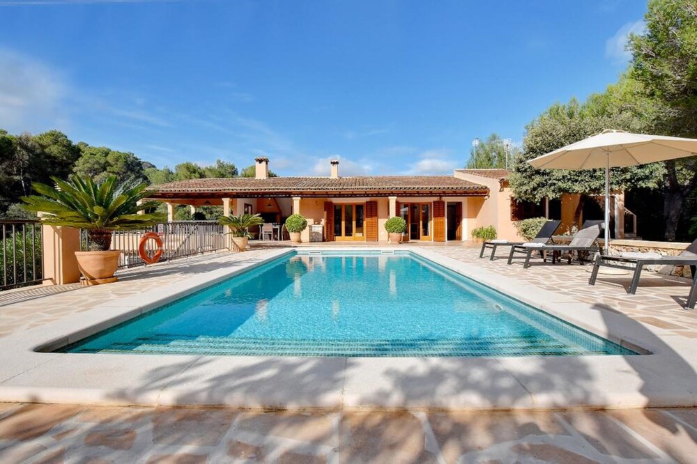 107504 Villa in Felanitx — 4-Star Luxury Hotel in Felanitx, Spain