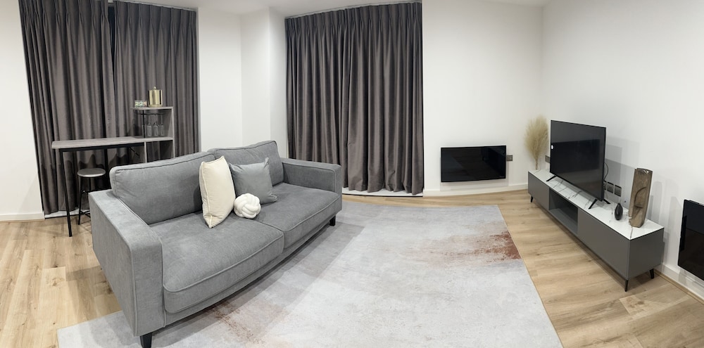 Immaculate 2 bed Apartment in Birmingham — 4-Star Luxury Hotel in Birmingham, United Kingdom