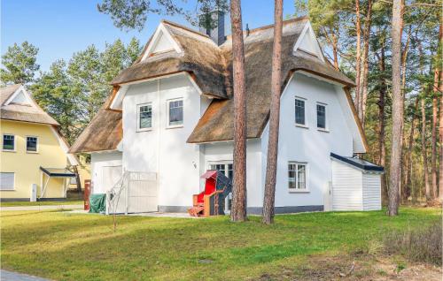 Reetdachhaus 11 Auf Usedom — hotel near Heringsdorf Airport