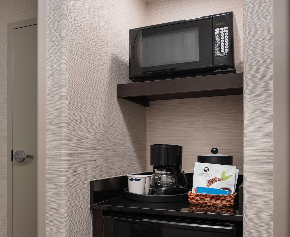 Hampton Inn Loveland - photo 5
