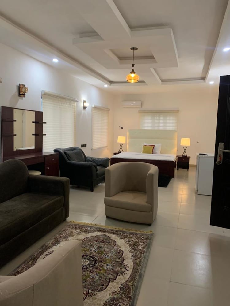 Merol’s Place — Lagos — photo 2