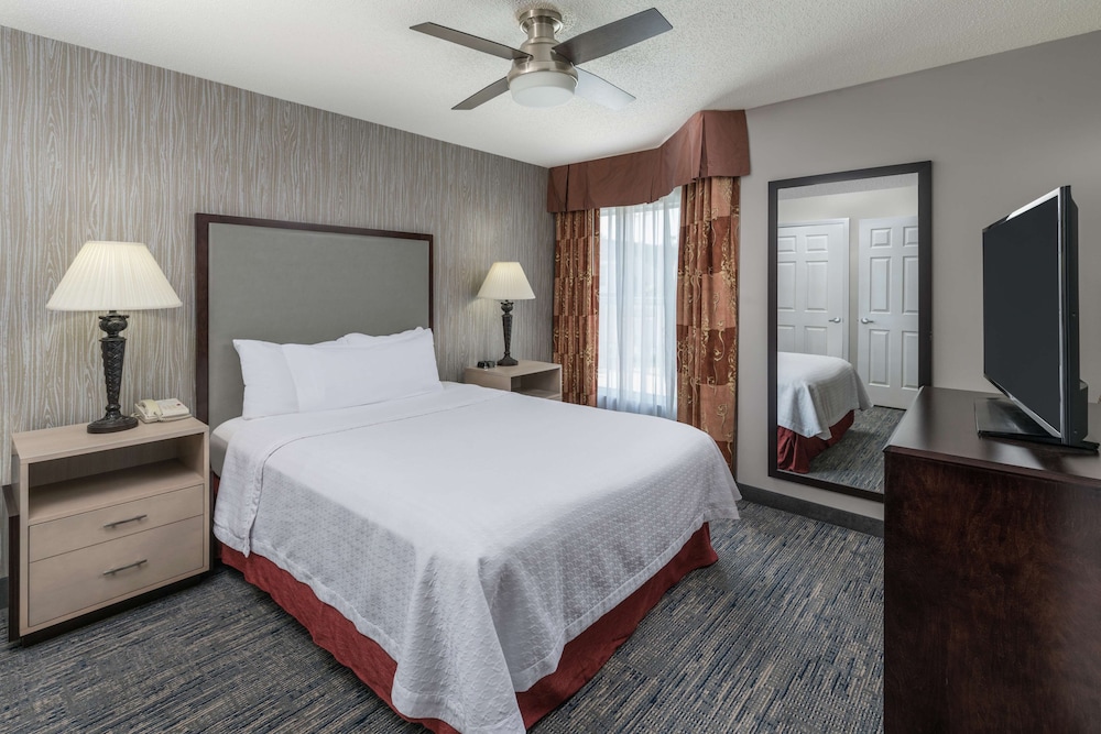 Homewood Suites by Hilton Chicago Schaumburg - photo 2
