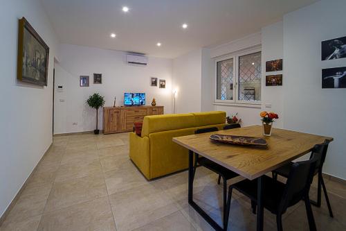 Casa Vacanze degli Olivi — 4-Star Luxury Hotel in Rome, Italy