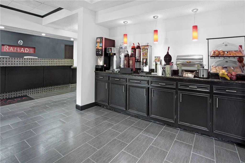 Ramada by Wyndham Pearl Jackson Airport - photo 15