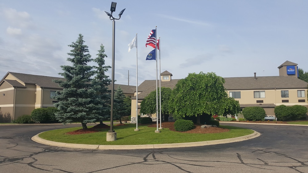 Baymont by Wyndham Belleville Airport Area - photo 37