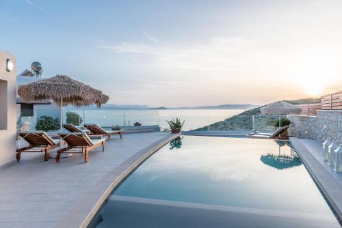 Alianthos Villa — 4-Star Luxury Hotel in Souda, Greece