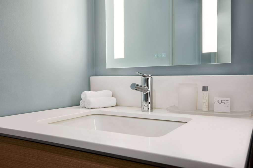 Wingate by Wyndham Bronx Haven Park - photo 17
