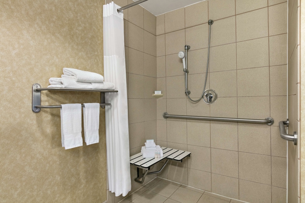 Hampton Inn & Suites Lawton - photo 16