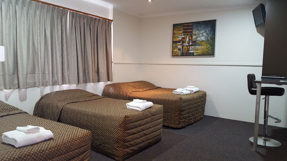 The Commercial Hotel Motel — hotel in Chinchilla