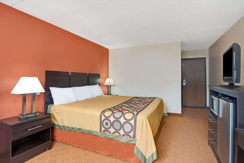 Super 8 by Wyndham Stamford New York City Area - photo 9