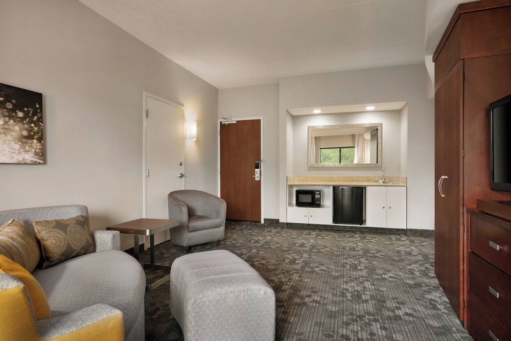 Courtyard by Marriott Middletown Goshen - photo 15