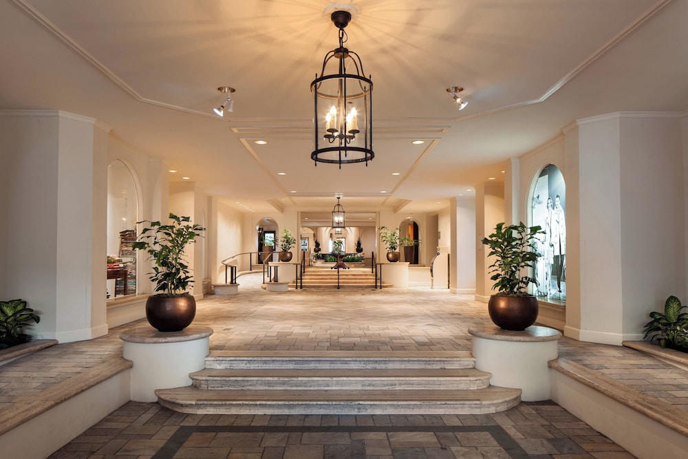 Moana Surfrider A Westin Resort & Spa Waikiki Beach - photo 2