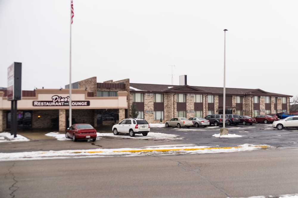 The Ridge Hotel Portage — hotel in Portage