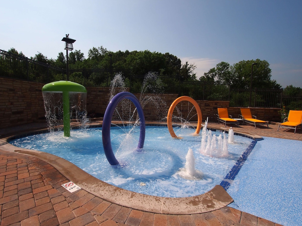 Hampton Inn Pigeon Forge - photo 28
