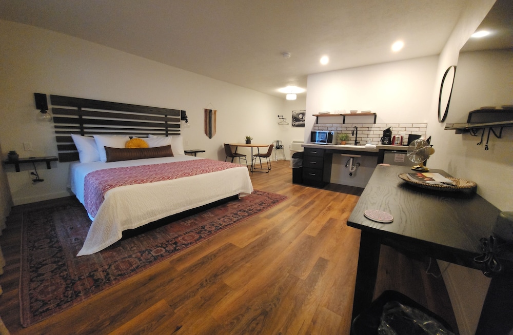 The Lakehouse Inn at Sledd Creek - photo 11