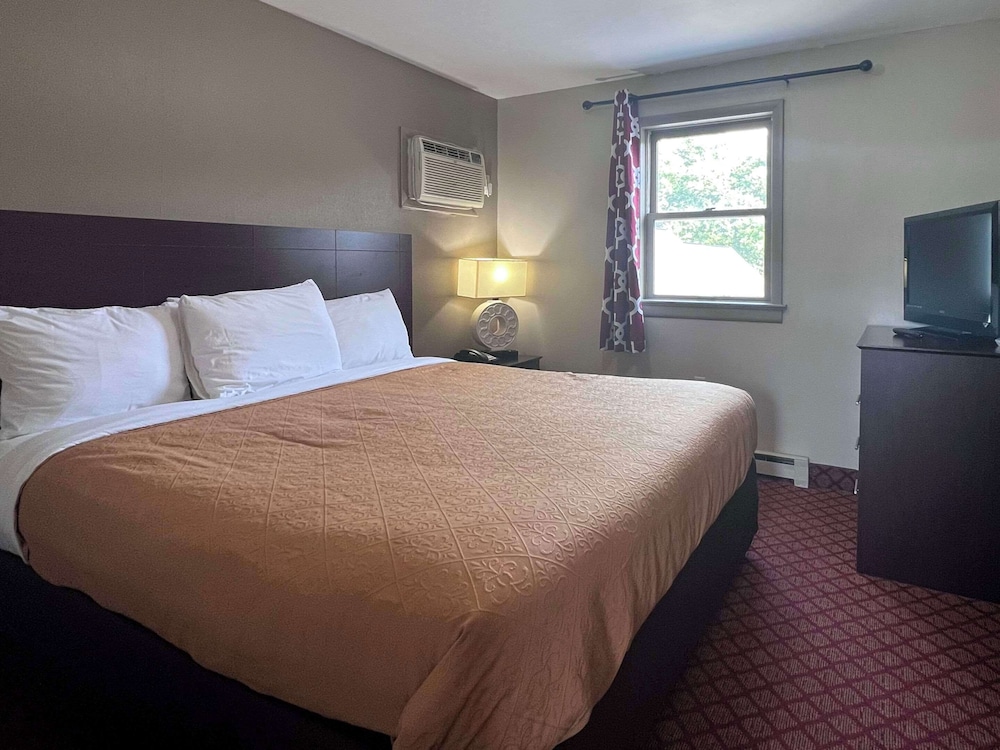 Rodeway Inn & Suites Hershey Chocolate Avenue - photo 25