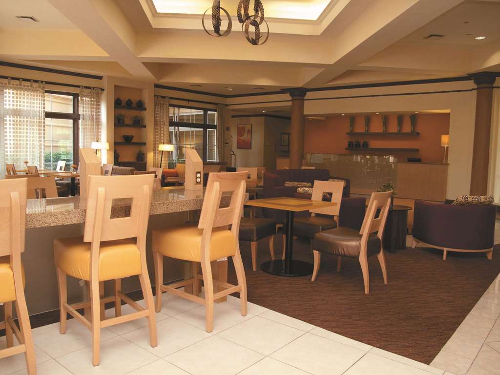 La Quinta Inn & Suites by Wyndham Raleigh Durham Southpoint - photo 36