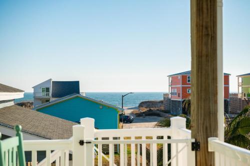 A Pawsitive Attitude by Oak Island Accommodations - photo 5