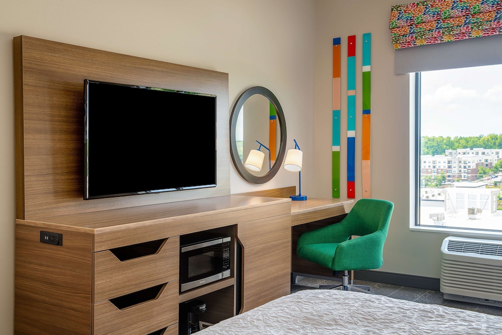 Hampton Inn & Suites Raleigh Midtown - photo 21