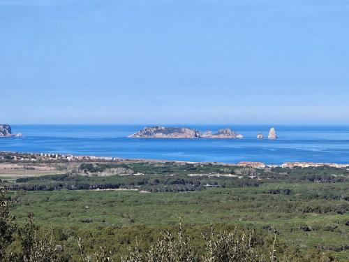 Montagne vue panoramique sur mer in Pals, Spain