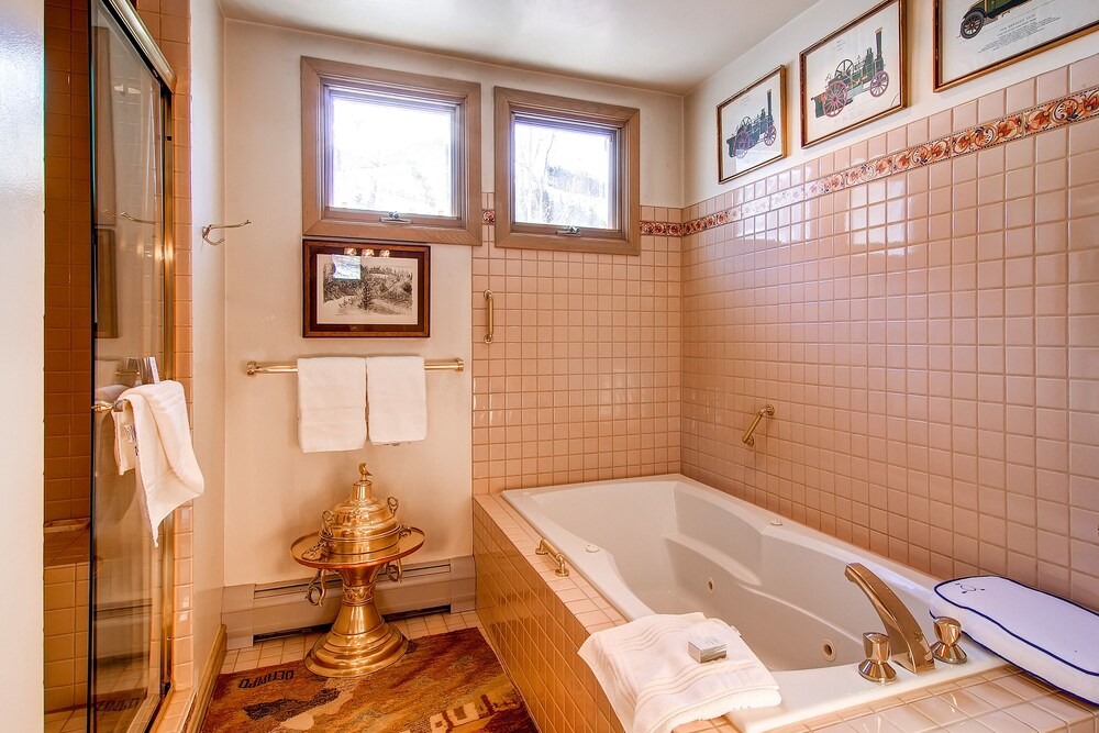Highlands Slopeside by East West Hospitality - photo 336