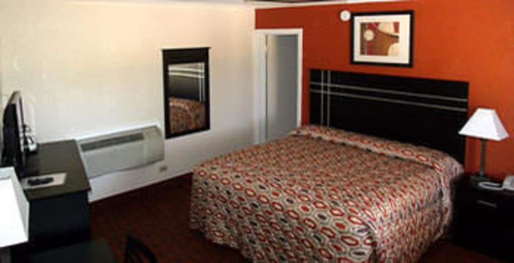 Woodlawn Hills Motel - photo 4