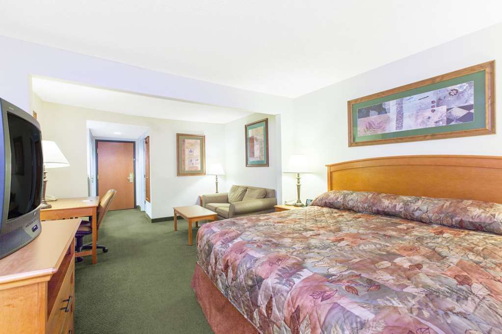 Wingate by Wyndham Bentonville AR - photo 20