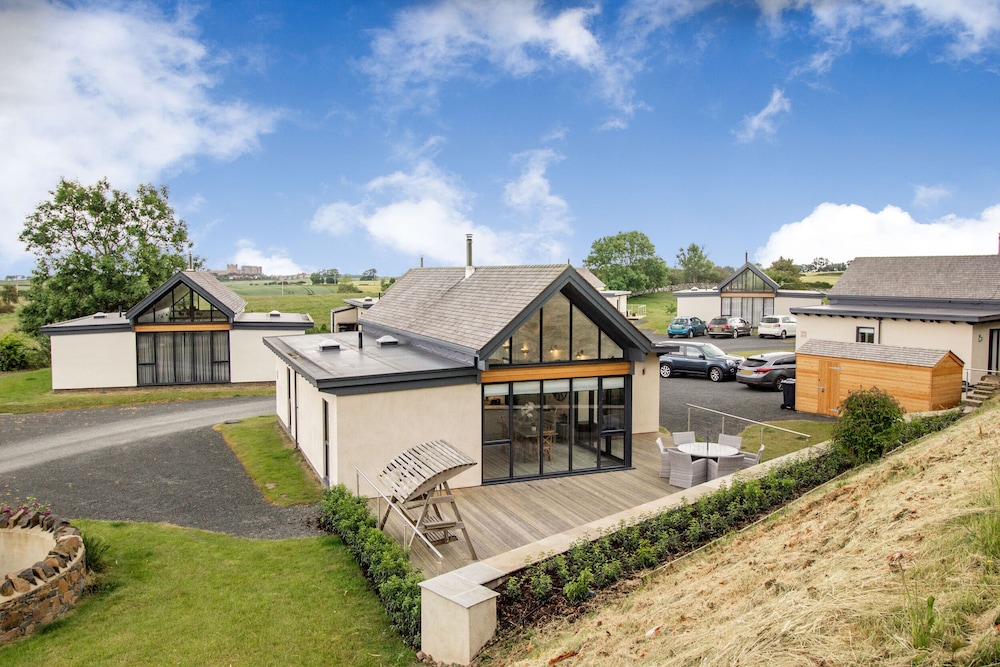 Forget Me Not Lodge — 4-Star Luxury Hotel in Bamburgh, United Kingdom