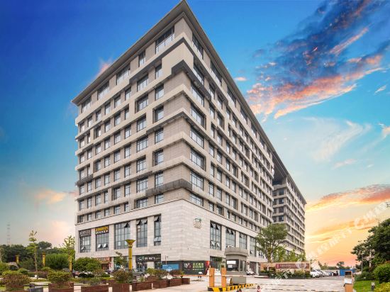 Rezen Yiyue Hotel Shanghai Hongqiao NECC — 4-Star Luxury Hotel in Shanghai, People's Republic of China