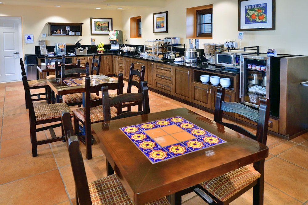 Lamplighter Inn & Suites at SDSU - photo 39