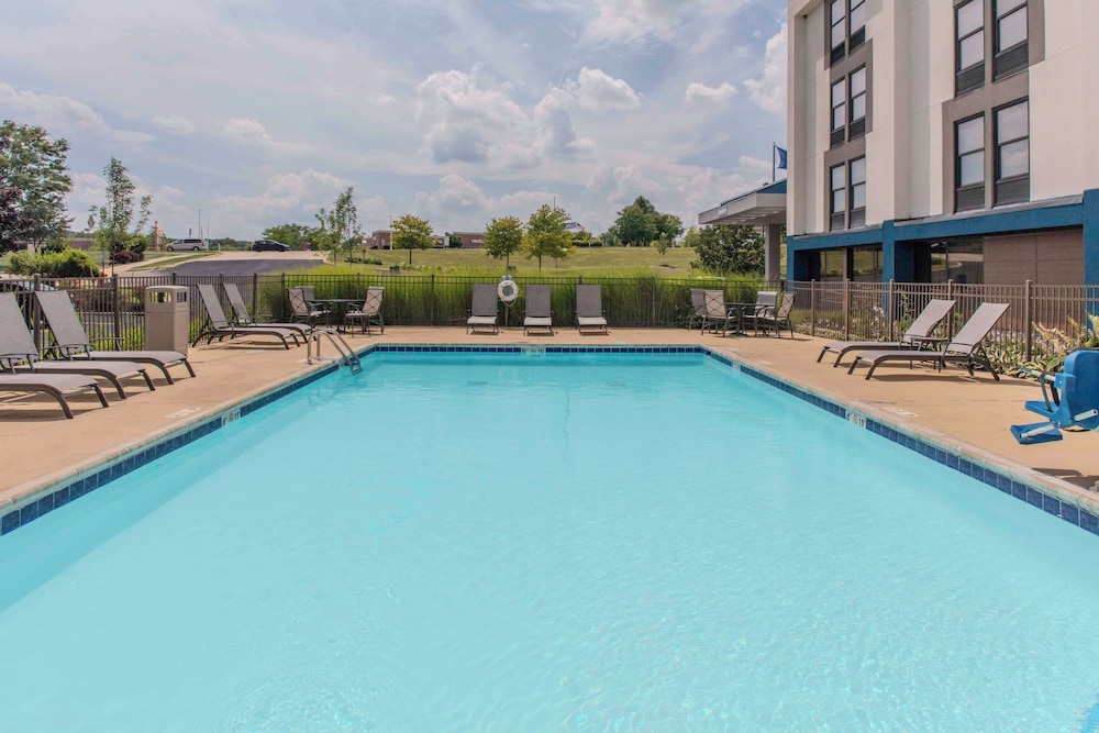 Hampton Inn Detroit Northville - photo 15