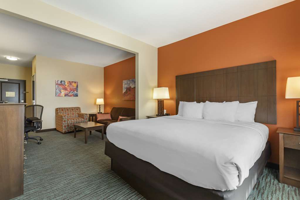Best Western Plus Longhorn Inn & Suites - photo 6