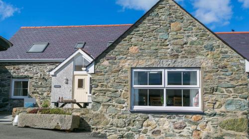 Cwt Drecs in Llanfachraeth, United Kingdom