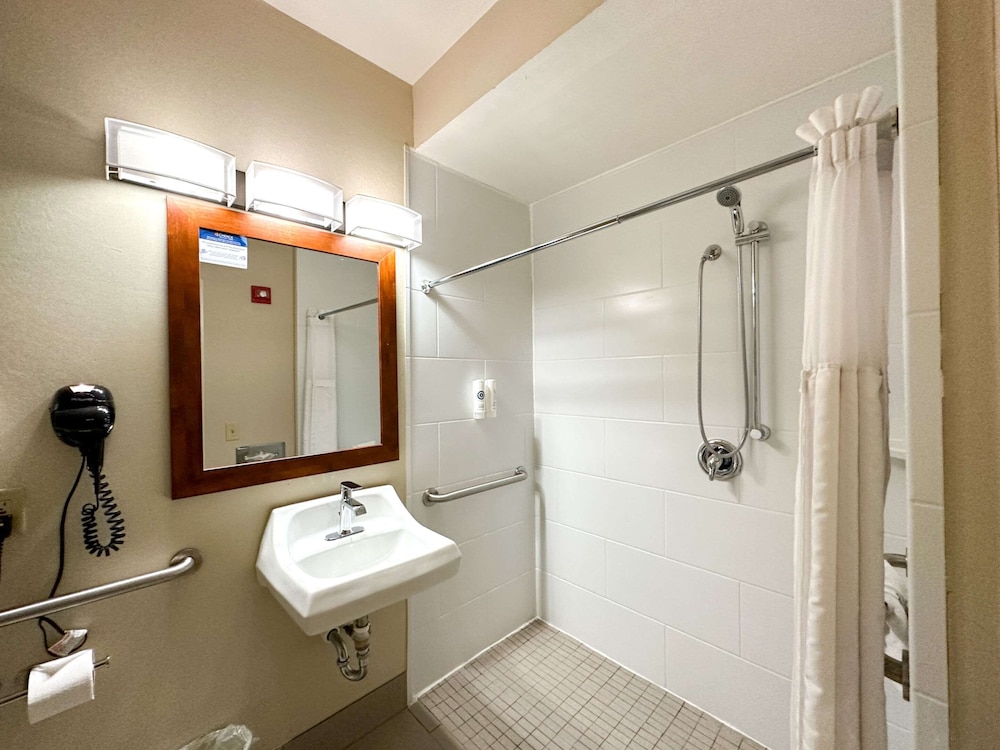 Country Inn & Suites by Radisson Rock Falls IL - photo 9