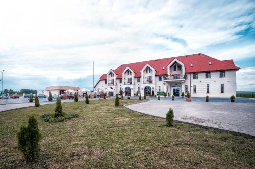 The Frontier Hotel - last minute hotel in Siret