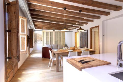 Bellafila Gothic Terrace — 4-Star Luxury Hotel in Barcelona, Spain