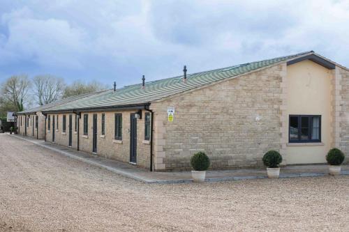 Cheltenham Cottage — 4-Star Luxury Hotel in Cirencester, United Kingdom
