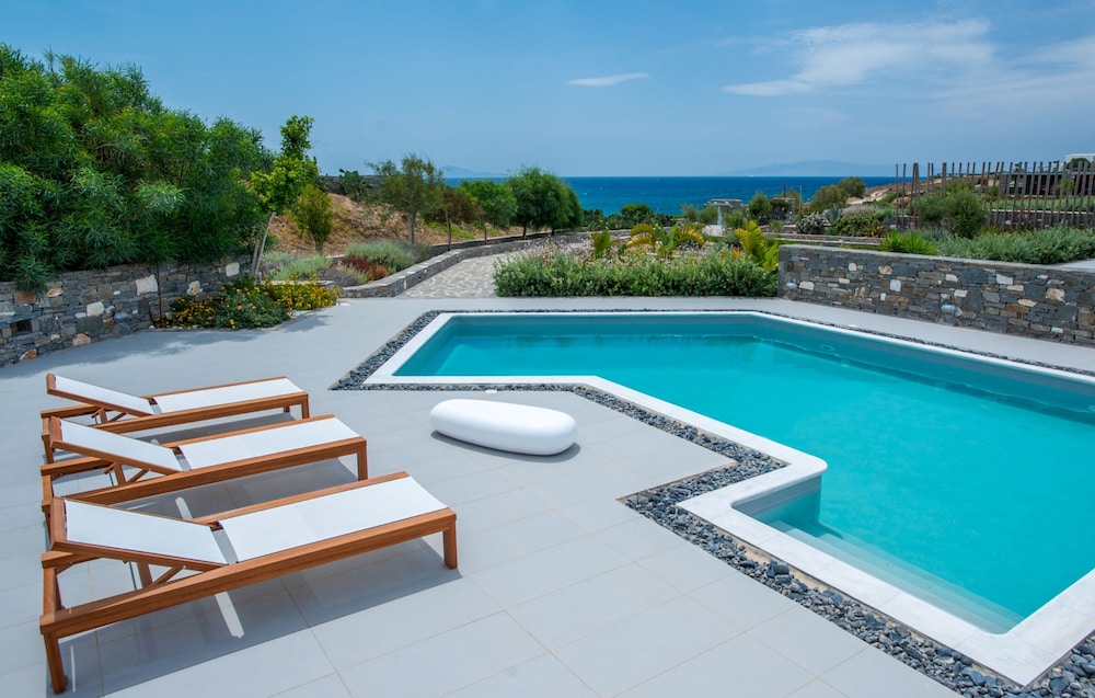 Aelia Paros Villas — 4-Star Luxury Hotel in Paros, Greece