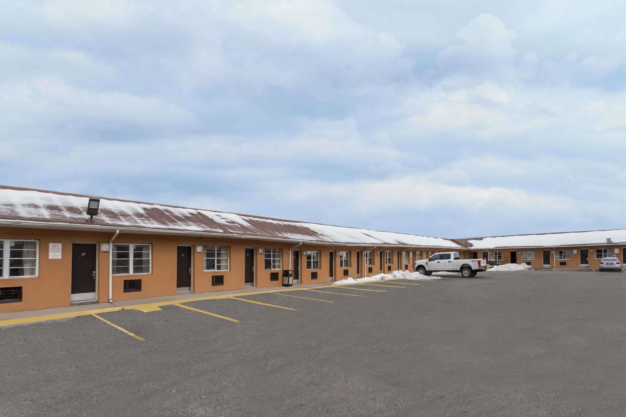 Travelodge by Wyndham Jersey City in Jersey City, United States