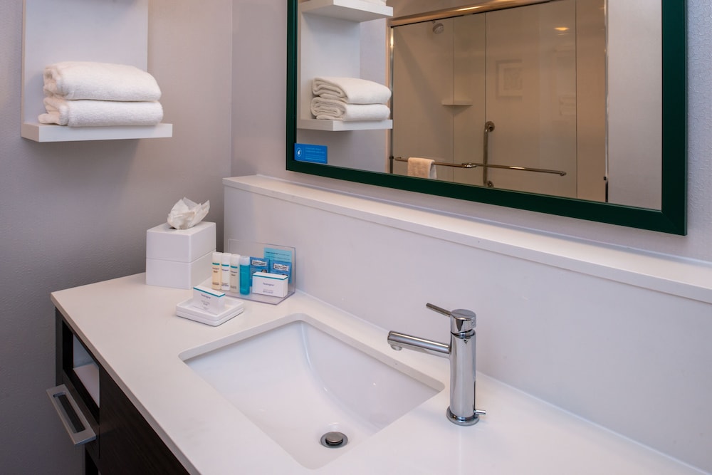 Hampton Inn & Suites Winston Salem Downtown - photo 30