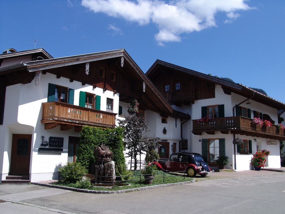 Ferienhaus Fux Hotel Garni — Oberammergau