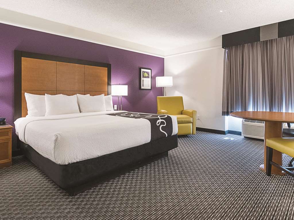 La Quinta Inn by Wyndham San Marcos - photo 18